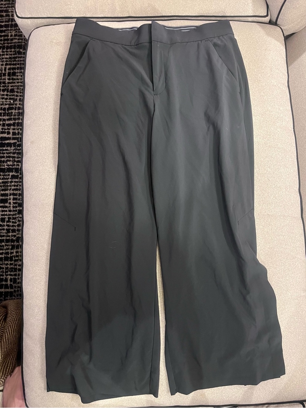 Athleta Tribeca Crop Pant Black size 6